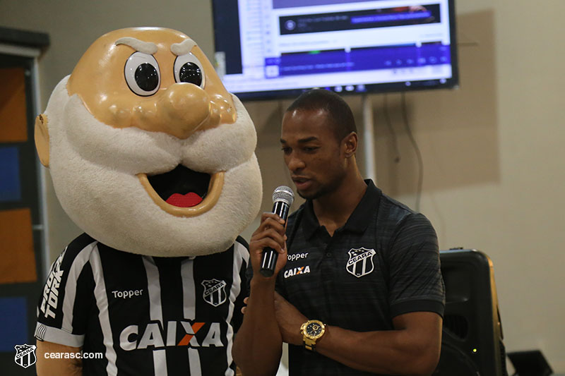 [05-09-2017] Vovo vai a Escola - Logos - 7