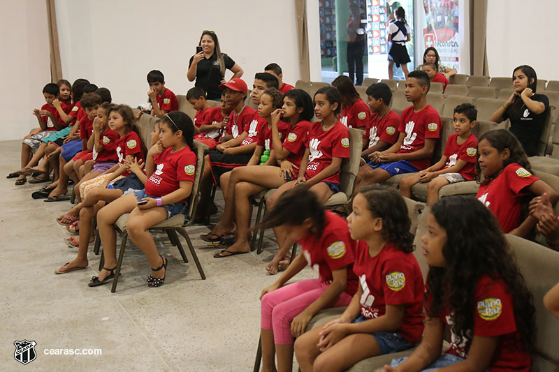 [05-09-2017] Vovo vai a Escola - Logos - 12