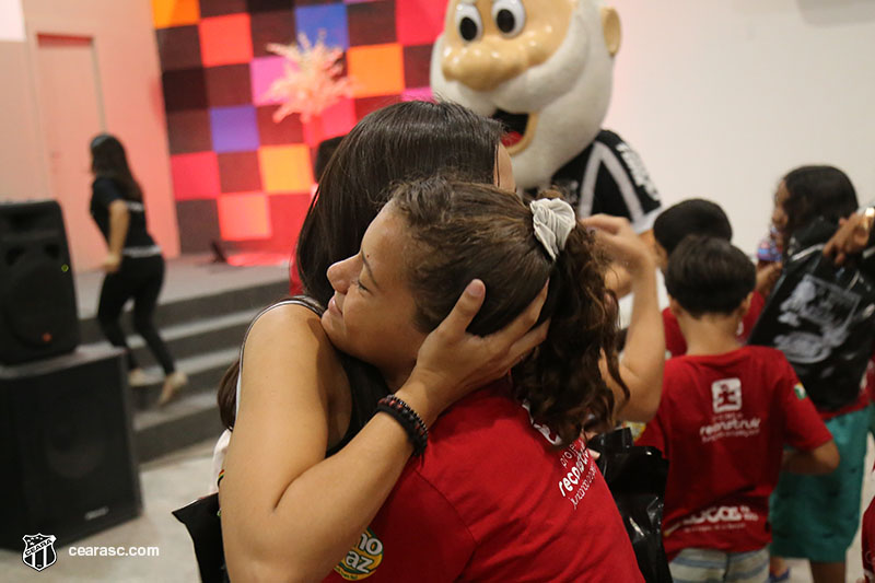 [05-09-2017] Vovo vai a Escola - Logos - 25