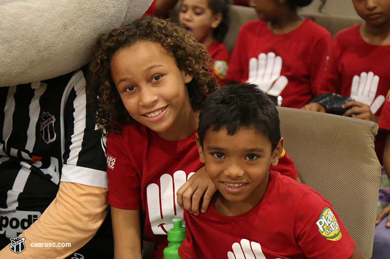 [05-09-2017] Vovo vai a Escola - Logos - 33