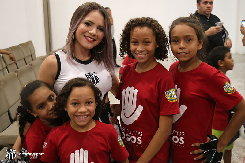 [05-09-2017] Vovo vai a Escola - Logos - 49