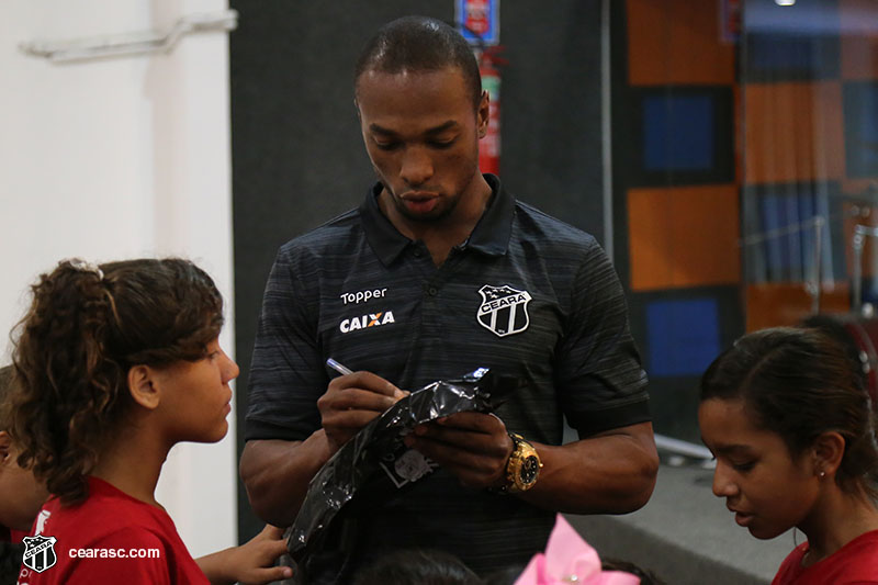 [05-09-2017] Vovo vai a Escola - Logos - 54