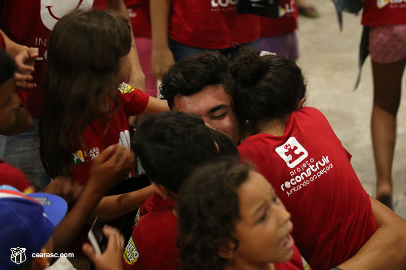 [05-09-2017] Vovo vai a Escola - Logos - 75