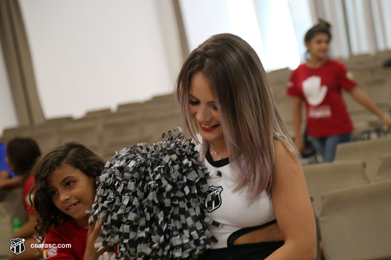 [05-09-2017] Vovo vai a Escola - Logos - 81