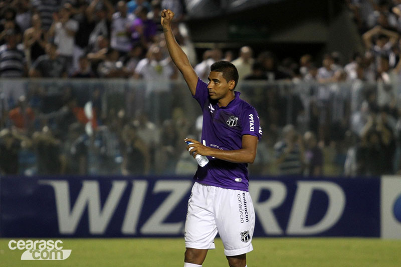 [10-11] Ceará 3 x 0 Bragantino - 68