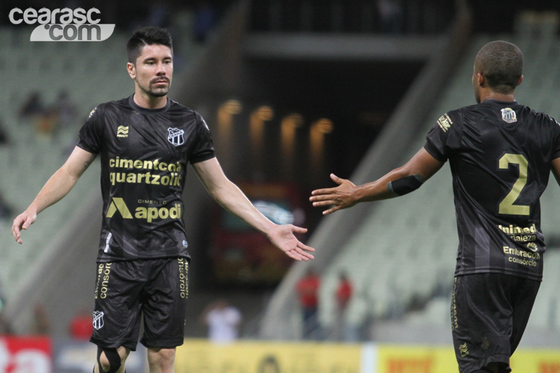 Momentos do meia Ricardinho no Vozão - 30