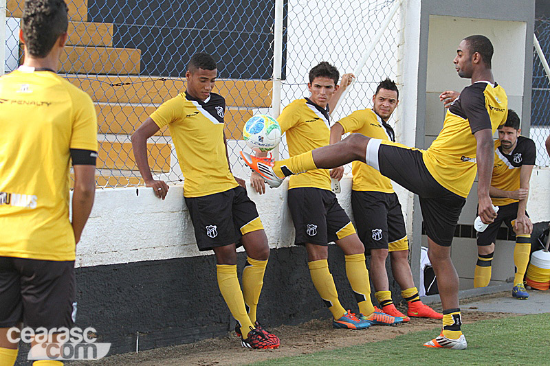 [03-11] Reapresentação + treino coletivo - Cidade Vozão - 4