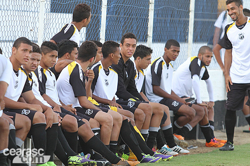 [03-11] Reapresentação + treino coletivo - Cidade Vozão - 5