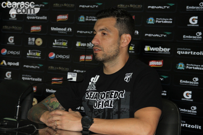 [24-07] Apresentação do goleiro Tiago - 5