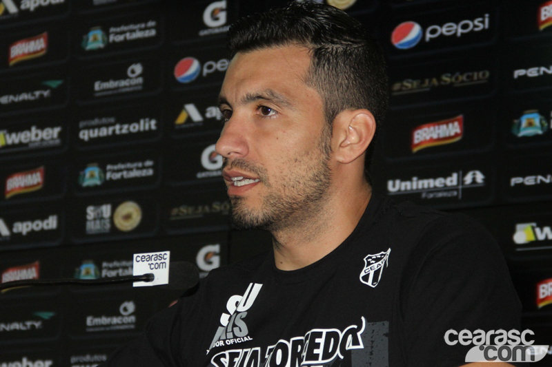 [24-07] Apresentação do goleiro Tiago - 6