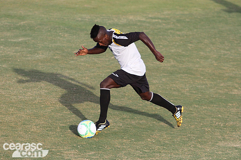 [03-11] Reapresentação + treino coletivo - Cidade Vozão - 13