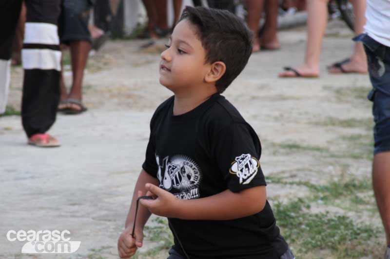 [02-01] Torcedor apoia durante reapresentação - 7