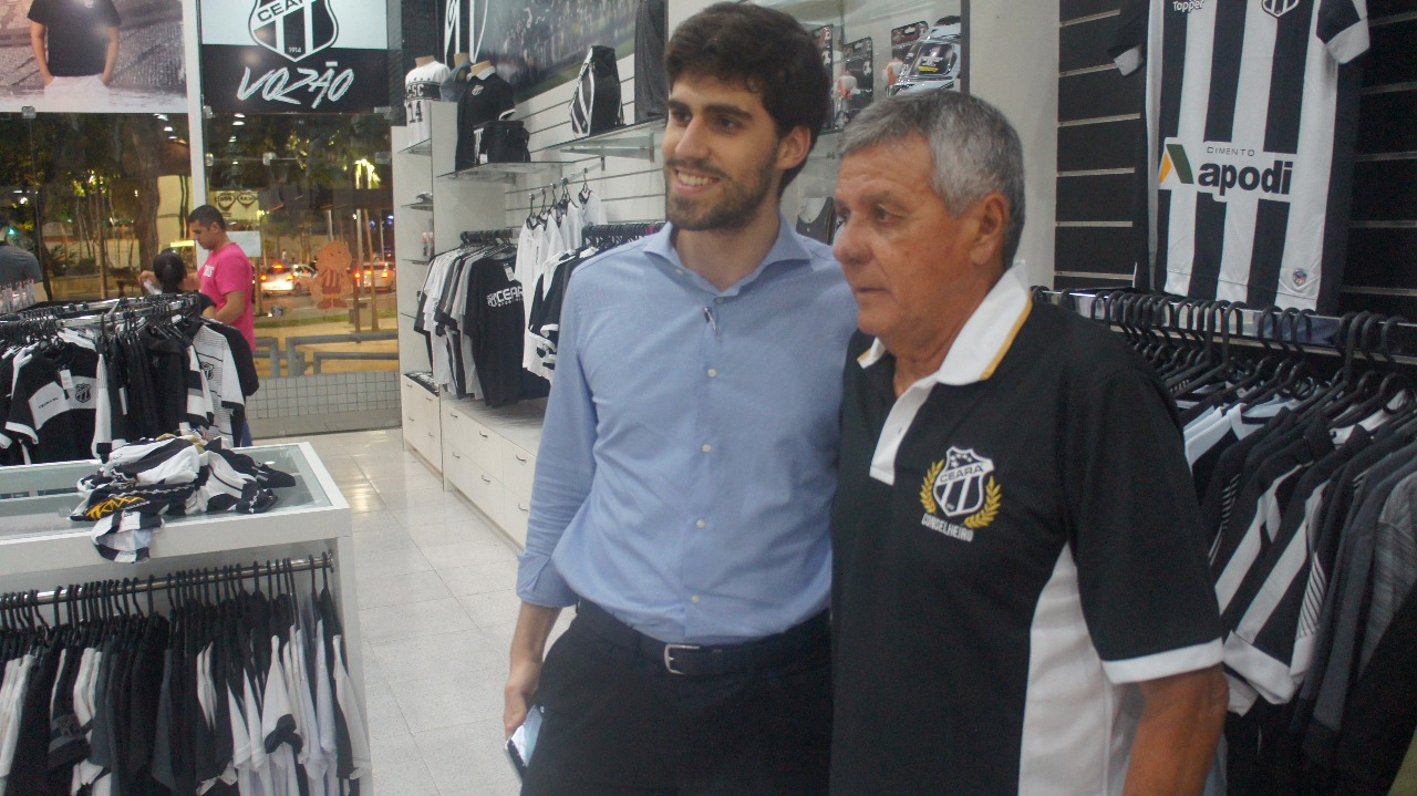 Zé Eduardo visitou a Loja Oficial  - 2