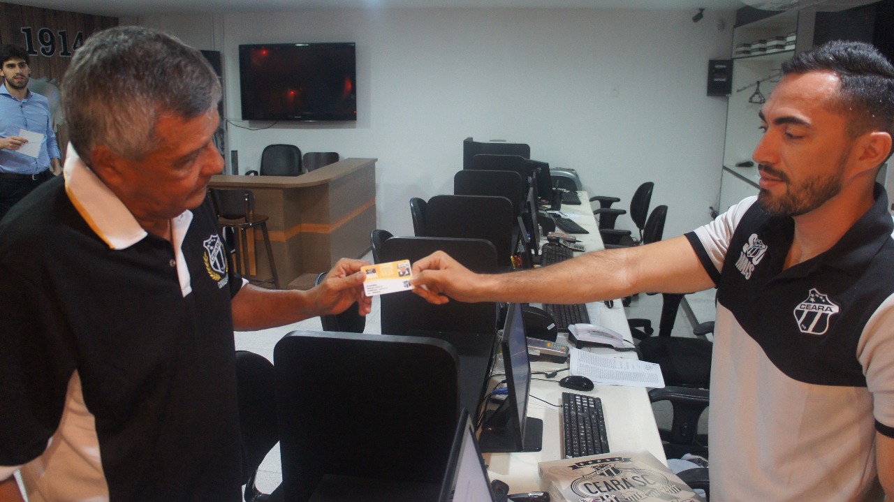 Zé Eduardo visitou a Loja Oficial  - 8