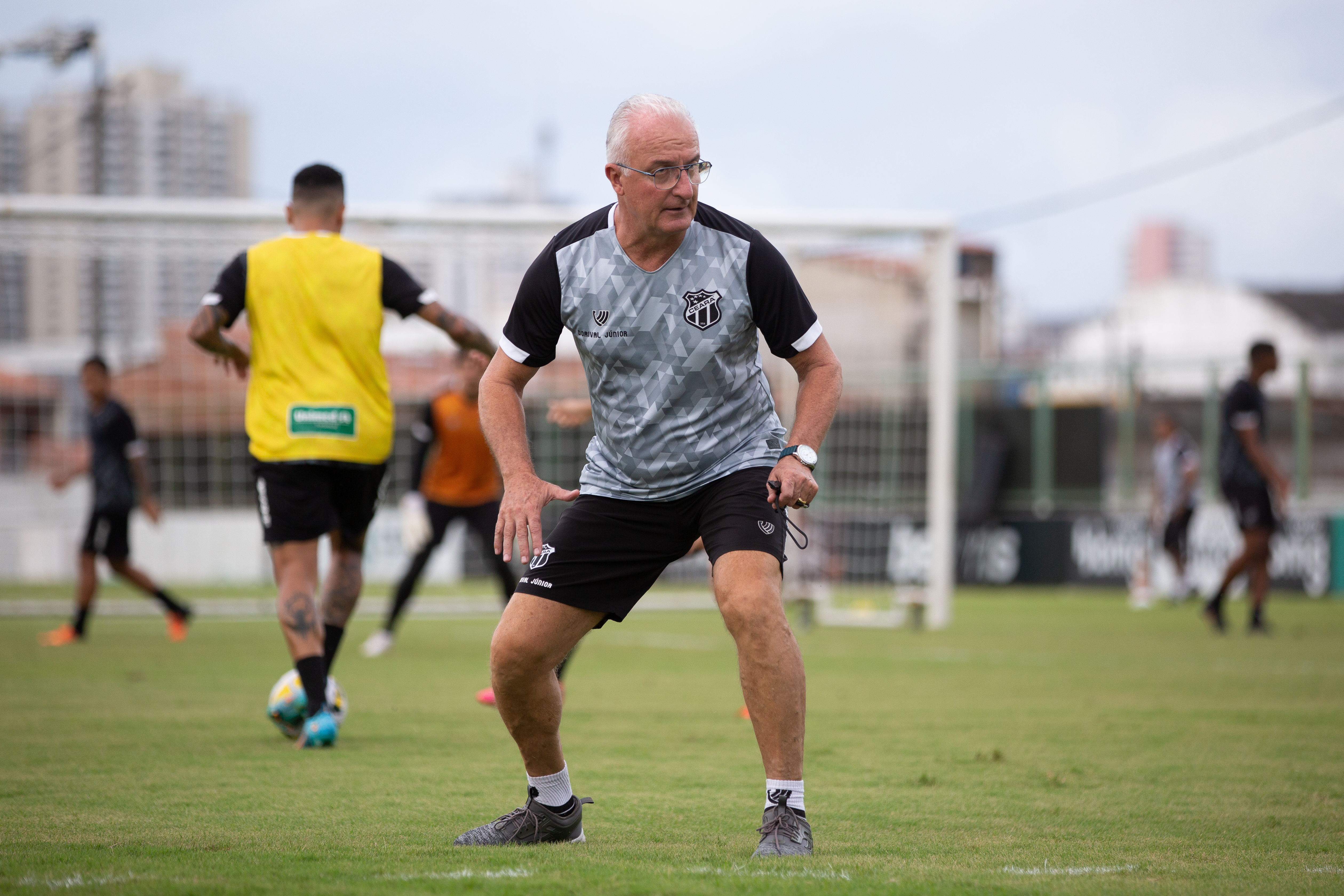 Brasileirão: Estreando com vitória fora de casa, Dorival Júnior comenta sobre atuação do Alvinegro