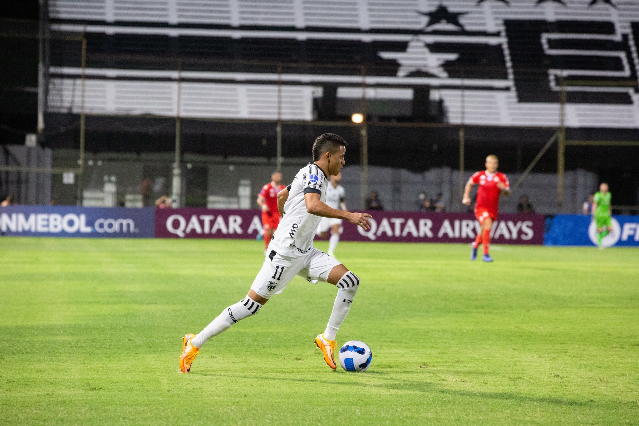 Contra o Gral. Caballero, Ceará busca manter invencibilidade na CONMEBOL Sudamericana dentro de casa