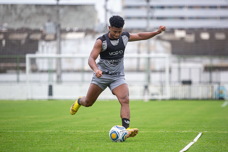 Elenco alvinegro trabalhou neste domingo visando o próximo compromisso na Copa do Nordeste