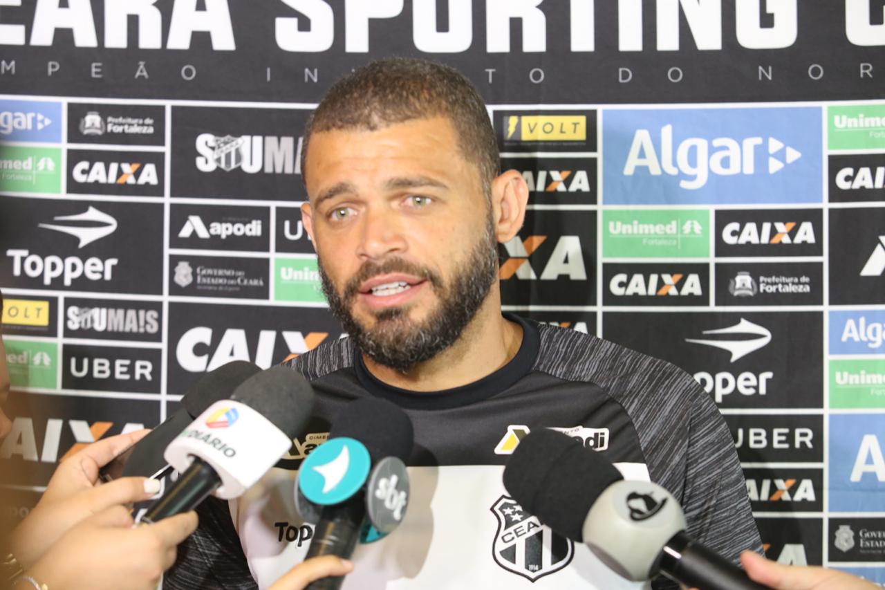 Visando confronto contra o Vitória, Ceará realiza treino fechado na Arena Castelão