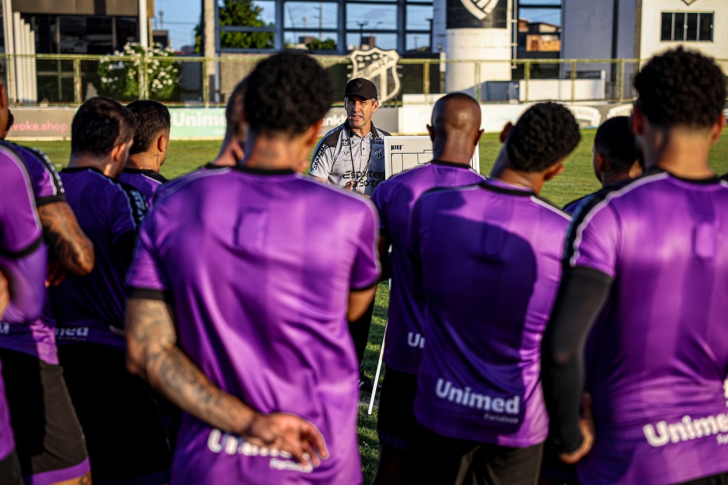 Condé comanda trabalho tático no quarto dia de intertemporada