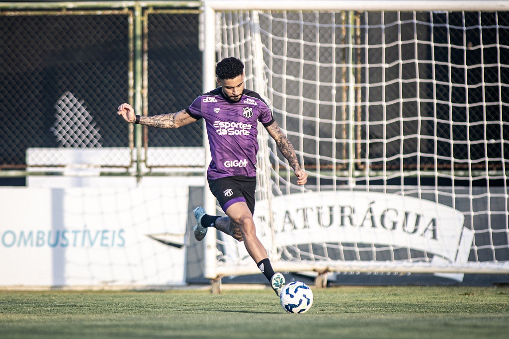 Treino tático marca mais um trabalho em Porangabuçu na preparação para duelo com o São Paulo