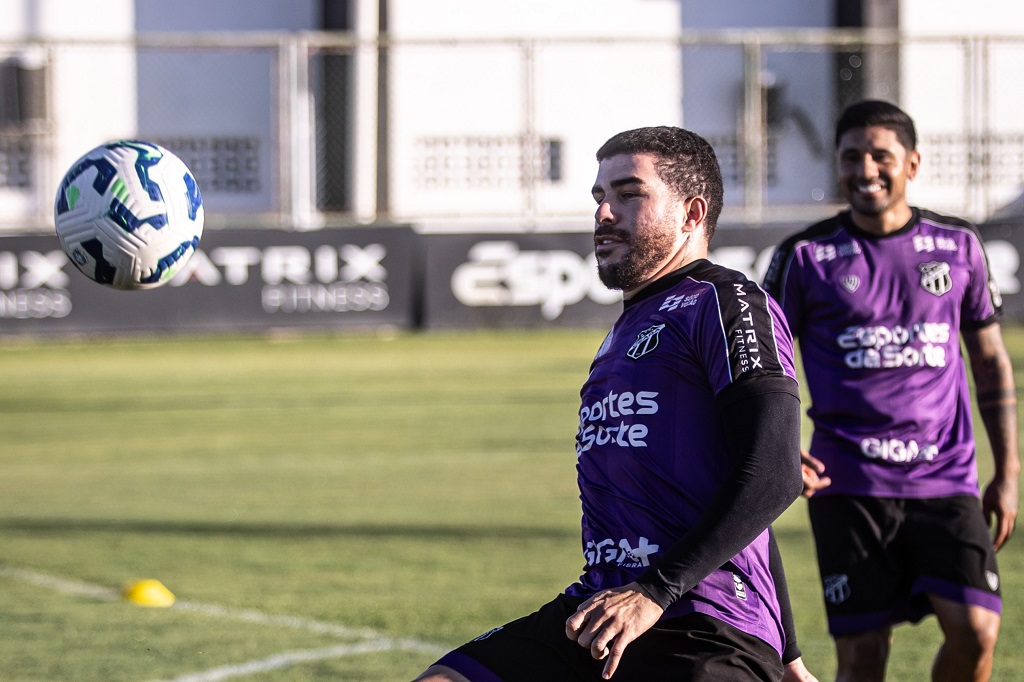 Em tarde de trabalhos no Vovozão, Ceará realiza penúltimo treinamento da semana