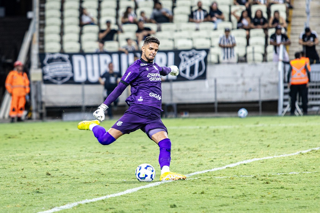 Com três jogos para disputar pelo Brasileirão, Ceará terá 13 partidas para realizar nesta semana