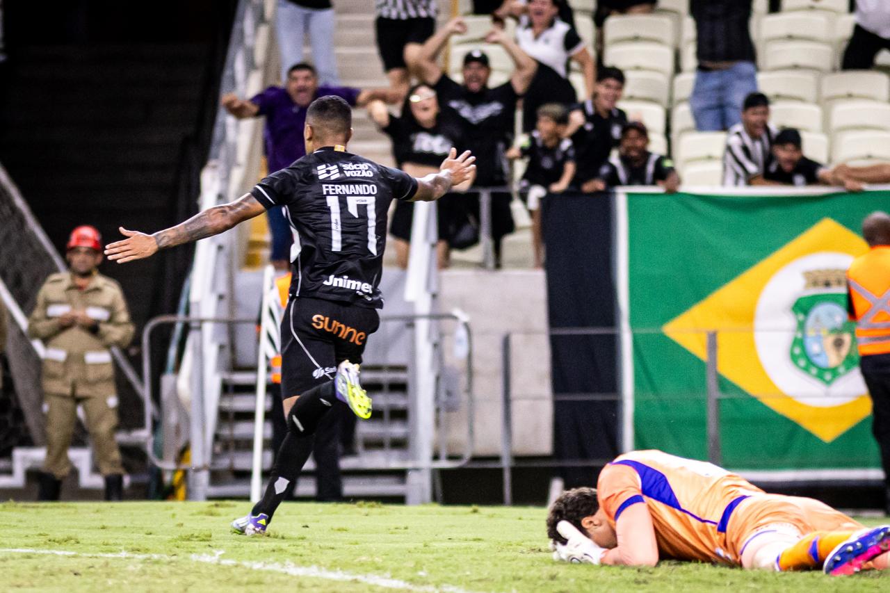 Copa do Nordeste: Com um a menos, Ceará vence o Fortaleza por 2 a 0