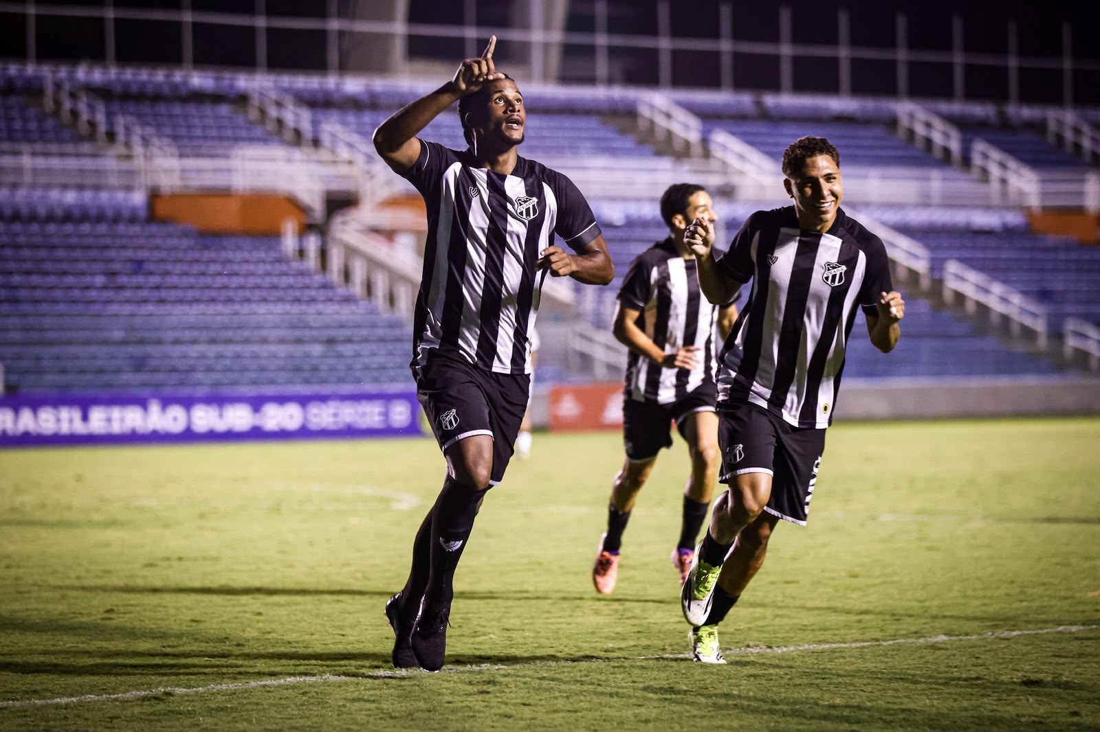 Artilheiro do Brasileirão B, Gabriel Amaral marca gols que levam o Ceará à final: “Emoção muito grande”