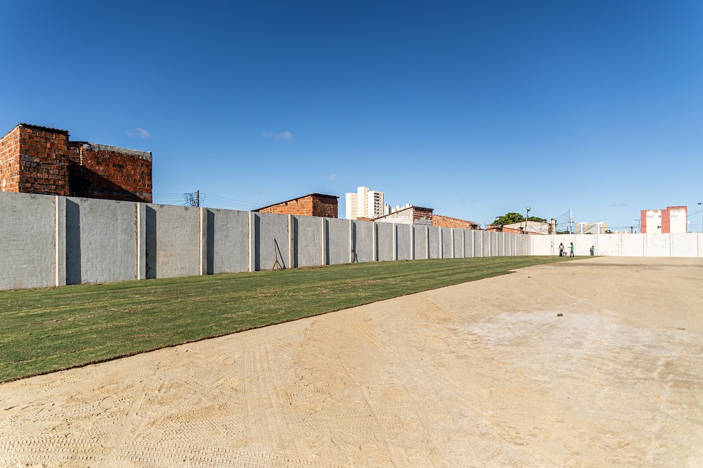 Ceará entra no último estágio de obras do campo de Carlos de Alencar Pinto e inicia o plantio de grama do espaço anexo