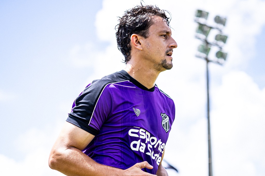 Sanchez fala de emoção em retornar ao Vozão: “Difícil de controlar a felicidade”