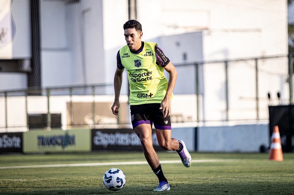 Elenco alvinegro fecha mais um treino e segue em trabalhos para duelo com o São Paulo