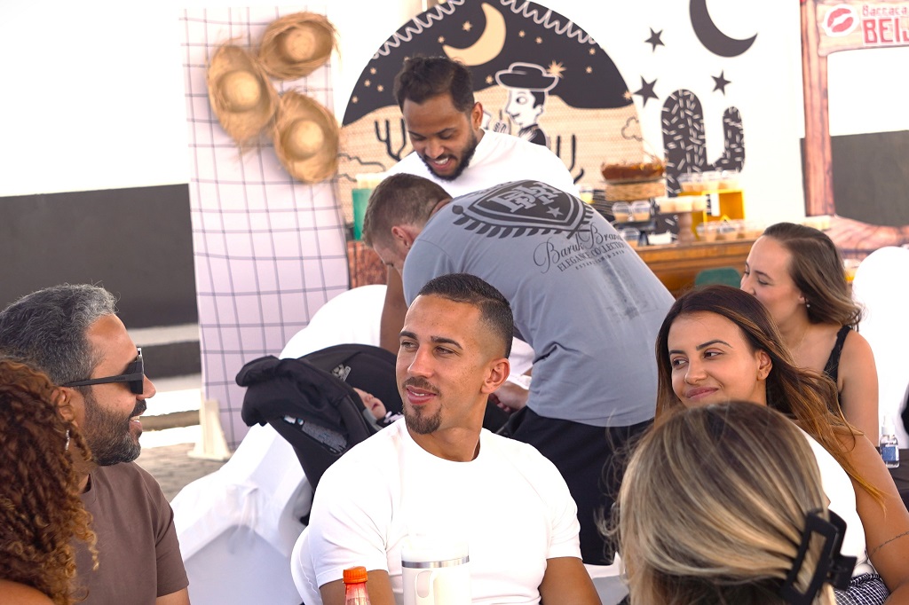 Ao fim do último treinamento da semana, Ceará promove encontro com famílias do elenco alvinegro