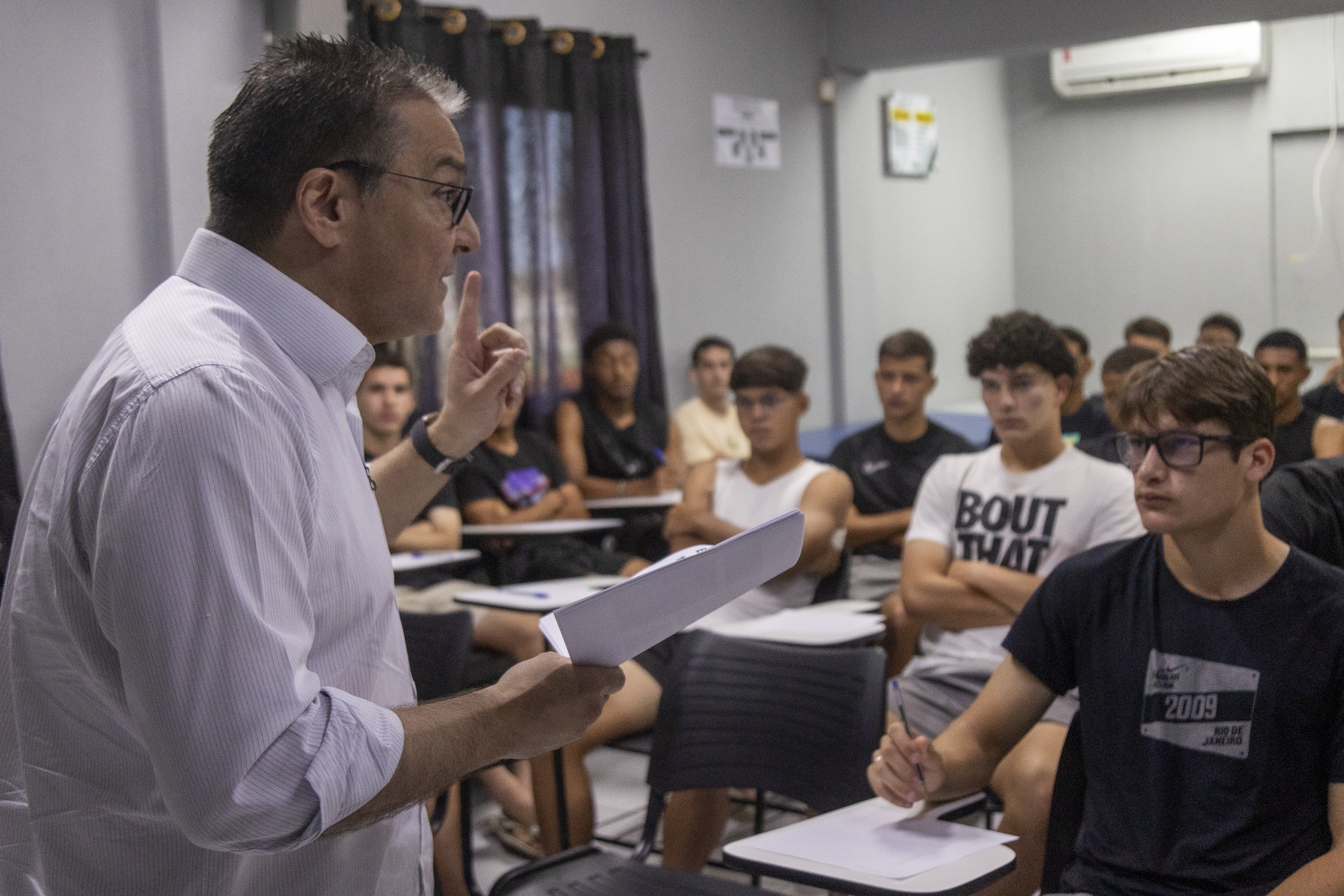 Ceará promove palestra sobre Educação Financeira para os atletas das categorias de base
