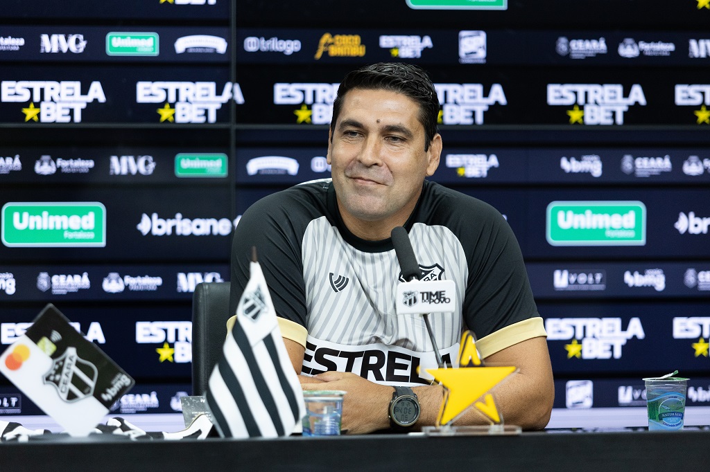 Apresentado oficialmente, Erivelton Viana ressalta sentimento pelo Alvinegro: “Acima de tudo, eu sou torcedor do Ceará