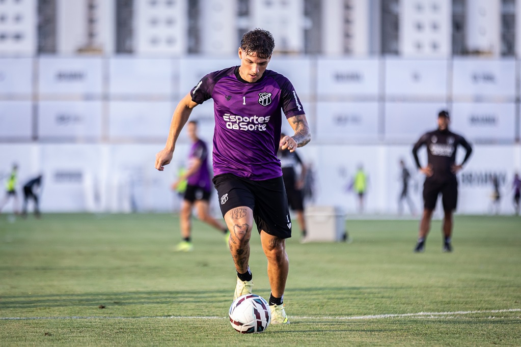 Ceará terá três dias de trabalho para confronto com o Botafogo/SP e se reapresenta nesta quarta-feira, 17