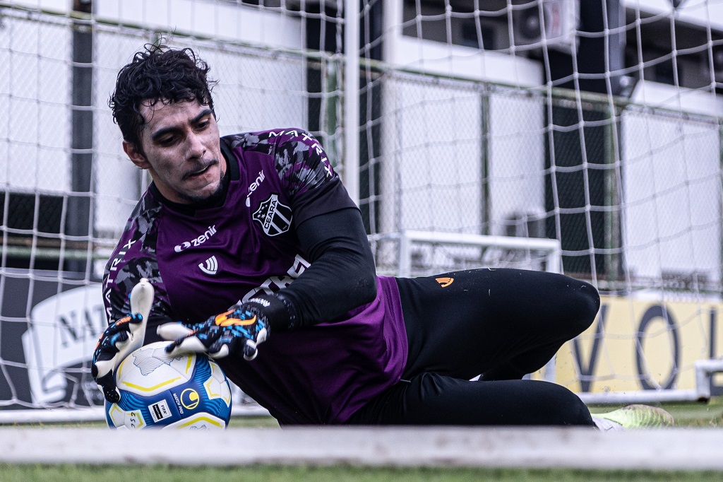 Na véspera da estreia na Série B, Richard salienta importância da vitória: “Começar vencendo é fundamental”