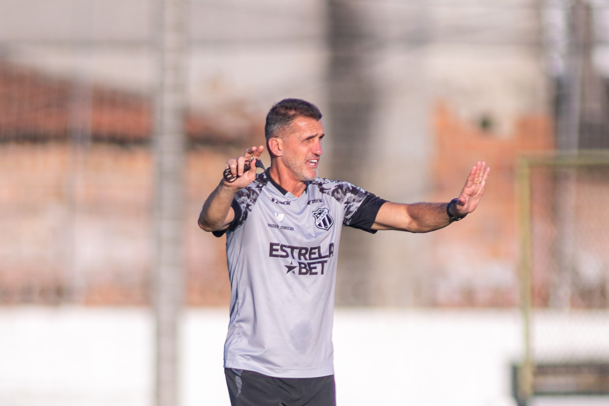 Em entrevista coletiva, Vágner Mancini comenta a primeira vitória alvinegra na temporada