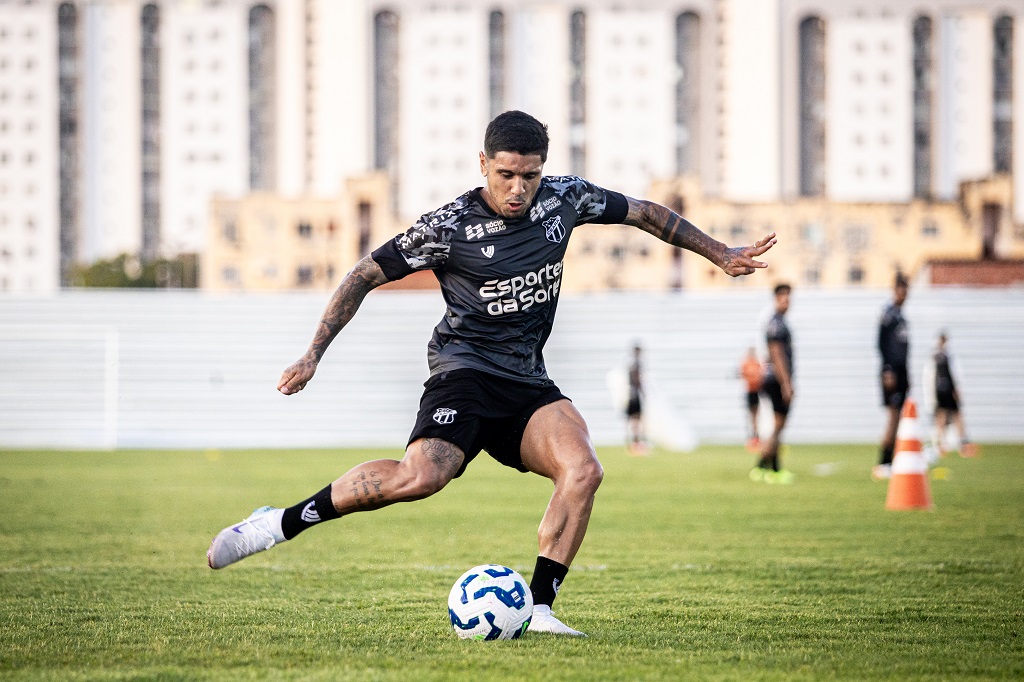 Ceará realiza mais um trabalho no CT de Porangabuçu e segue em preparação para duelo com o Sport