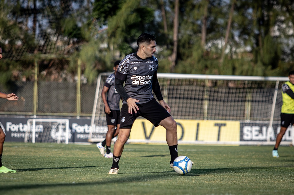 Ceará faz penúltimo treino para enfrentar o Brusque/SC