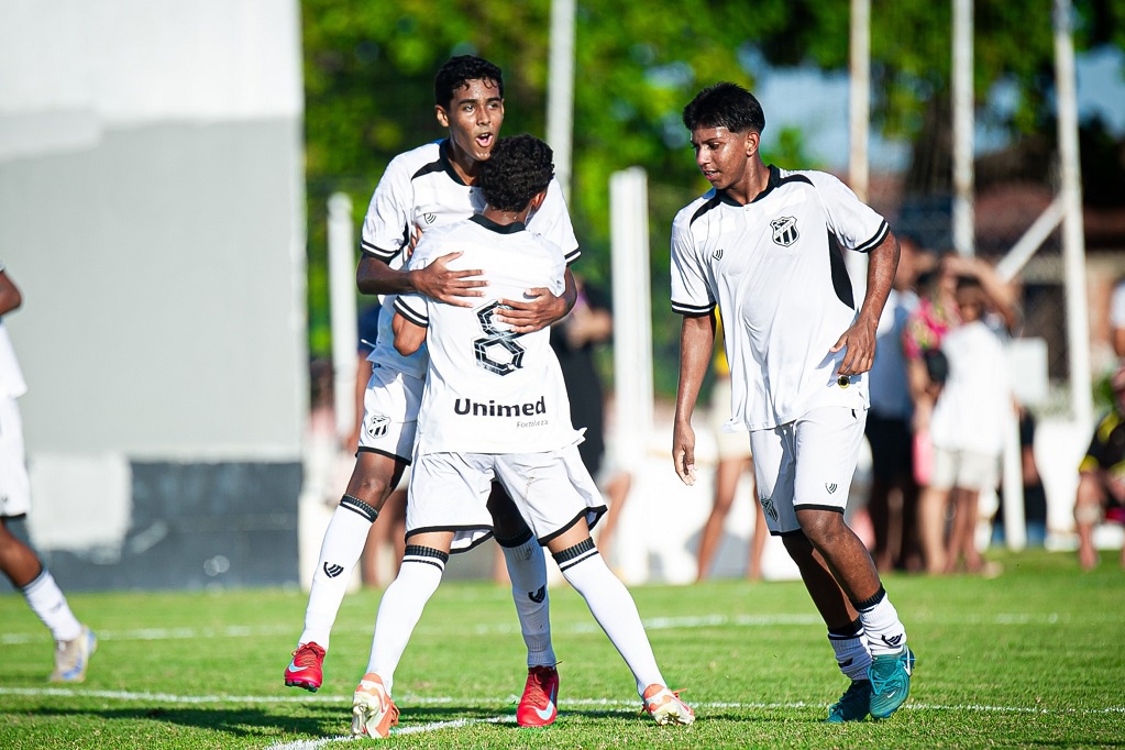 Na Cidade Vozão, base do Ceará aplica três goleadas e avança às semifinais de torneios