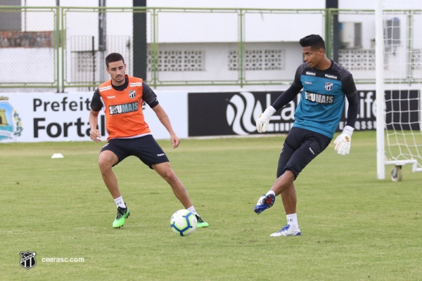 Diogo Silva conversa com jornalistas e tranquilidade do atleta é destaque