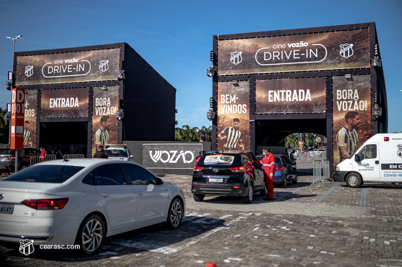 Confira a programação do fim de semana do Cine Vozão Drive-in
