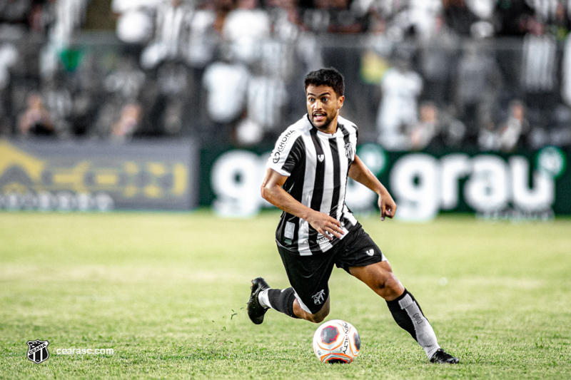 Em rede social, Felipe Silva declara saudade de entrar em campo pelo Vozão