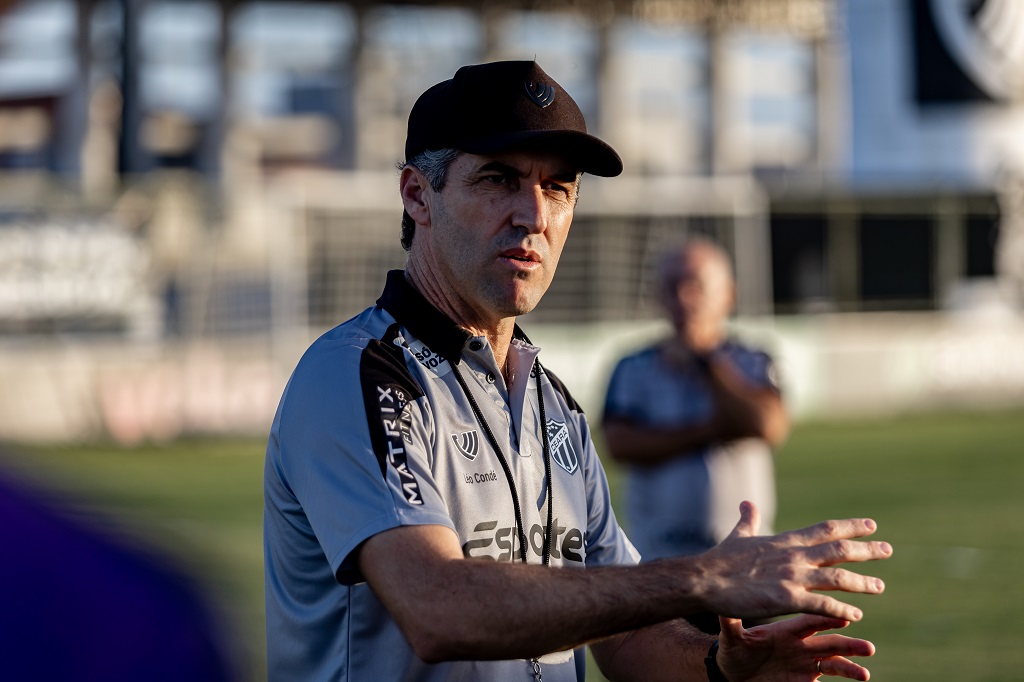 Condé comanda mais um treinamento em Porangabuçu e elenco alvinegro realiza trabalho tático