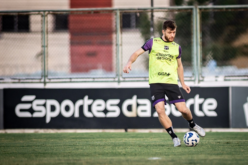 Ceará realiza o último treinamento no Vovozão e está pronto para encarar o Botafogo