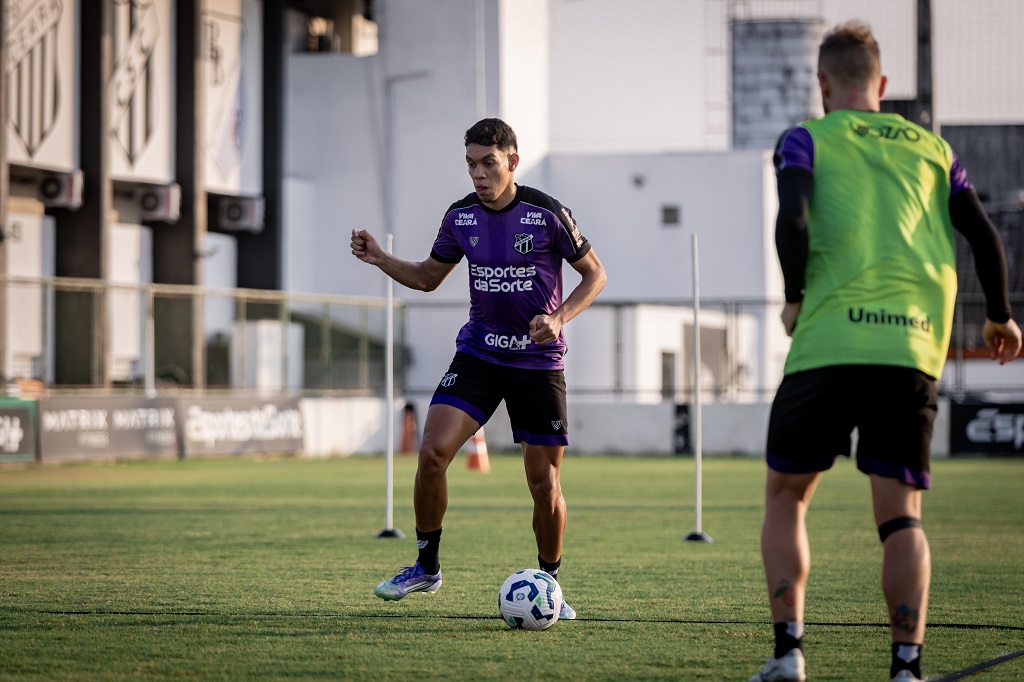 Em Porangabuçu, elenco alvinegro fecha o seu segundo dia de preparação da semana