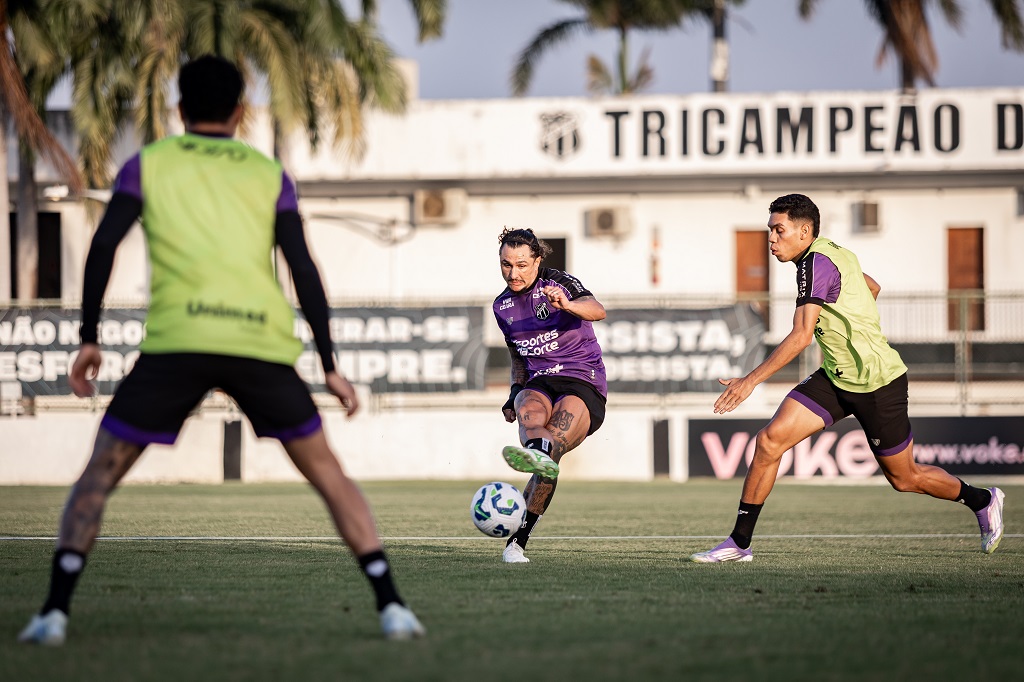 Com treino técnico, elenco alvinegro dá continuidade à preparação para embate com o São Paulo