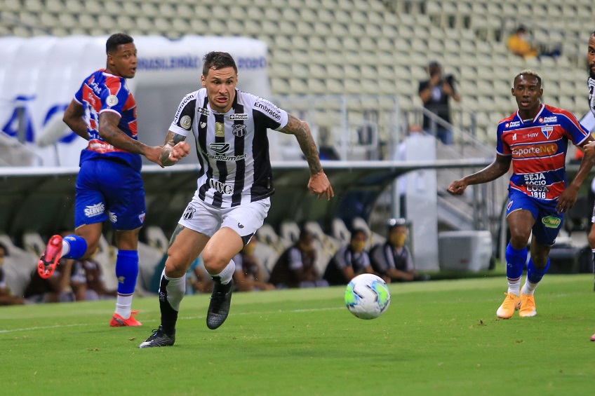Tiago Pagnussat lidera número de disputas defensivas no Brasileirão