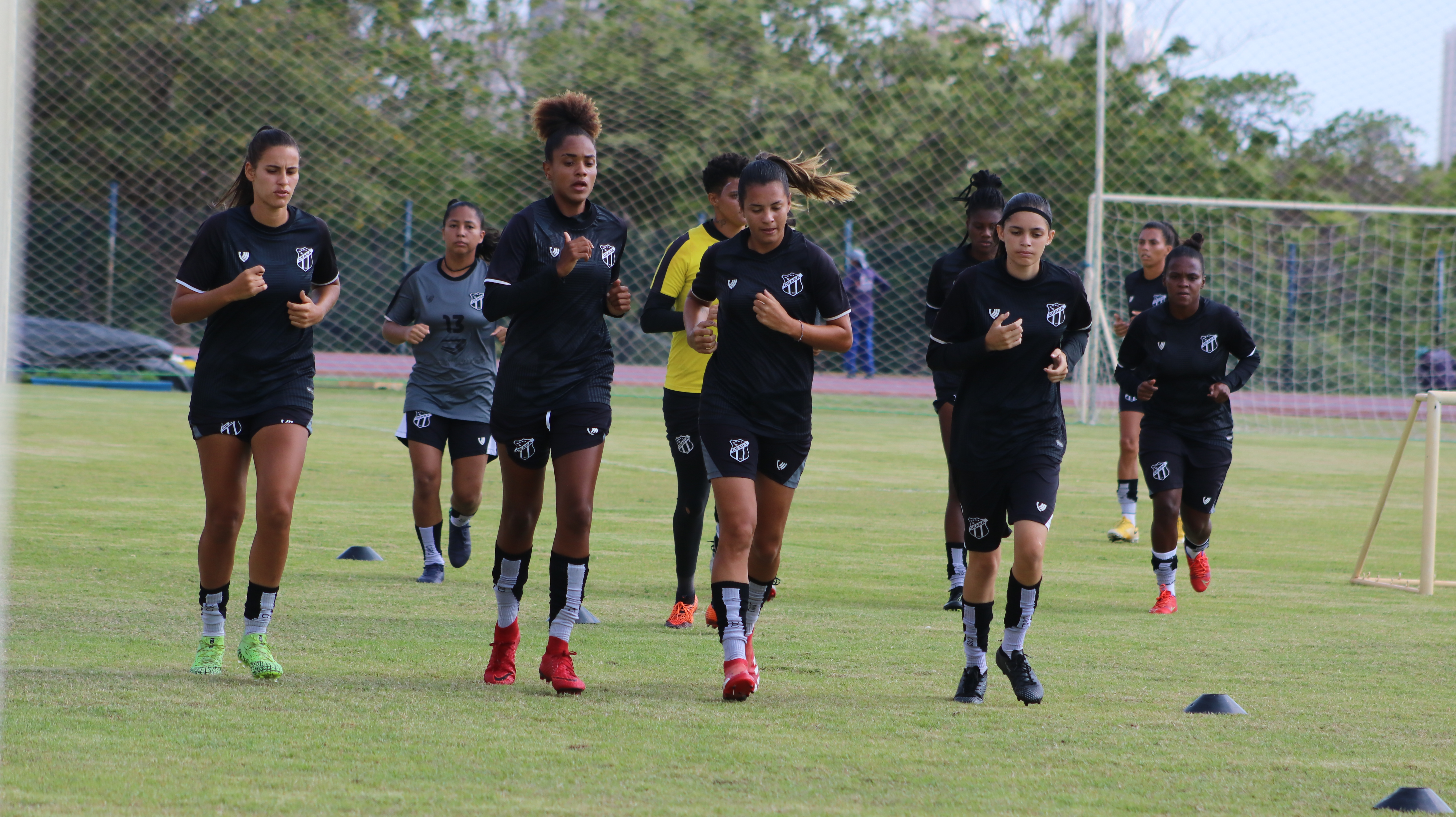 Fut. Feminino: Trabalho intenso e concentração; Ceará trabalha visando a estreia no Campeonato Cearense