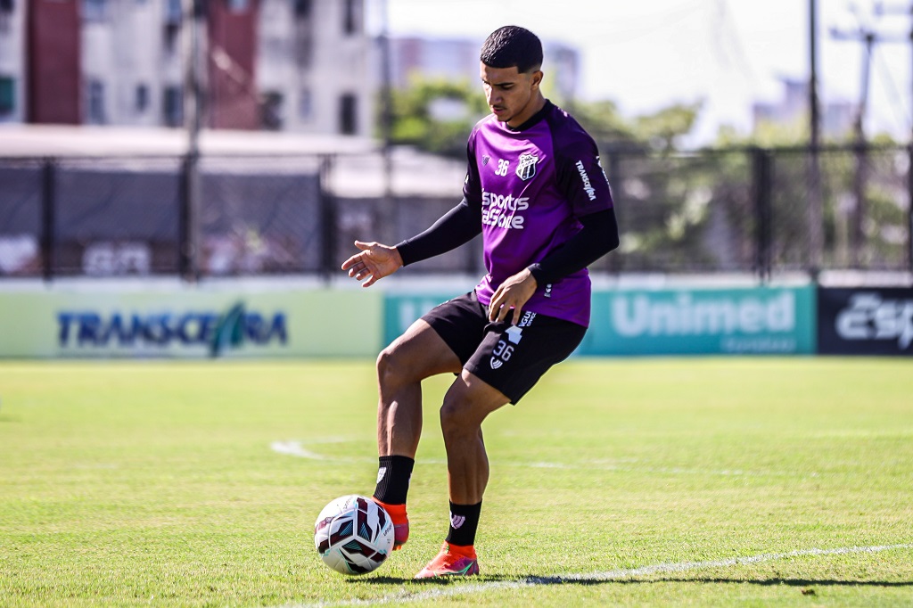 Ceará inicia treinamentos para confronto com o Athletic em tarde de trabalhos no CT de Porangabuçu